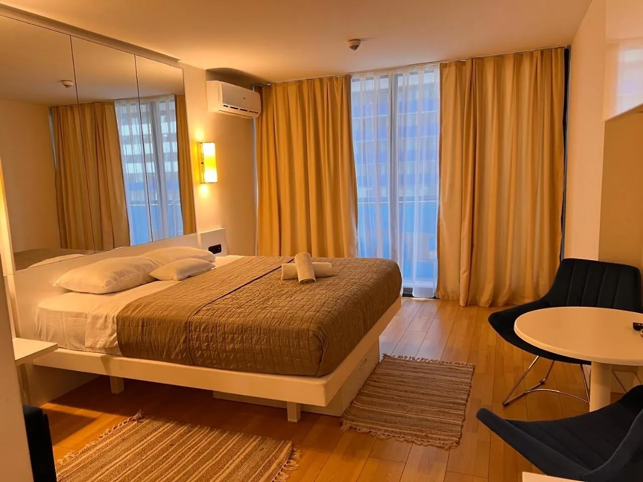 Hotel By The Sea Batumi 0*,