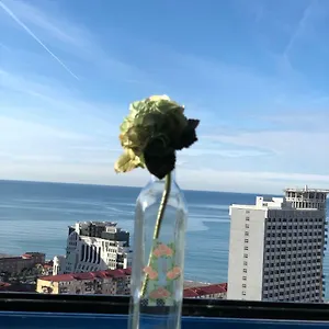 Cozy Bright With Amazing Sea View Батуми